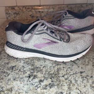 Brooks GTS XX Adrenaline. Grey with purple details 9.5M